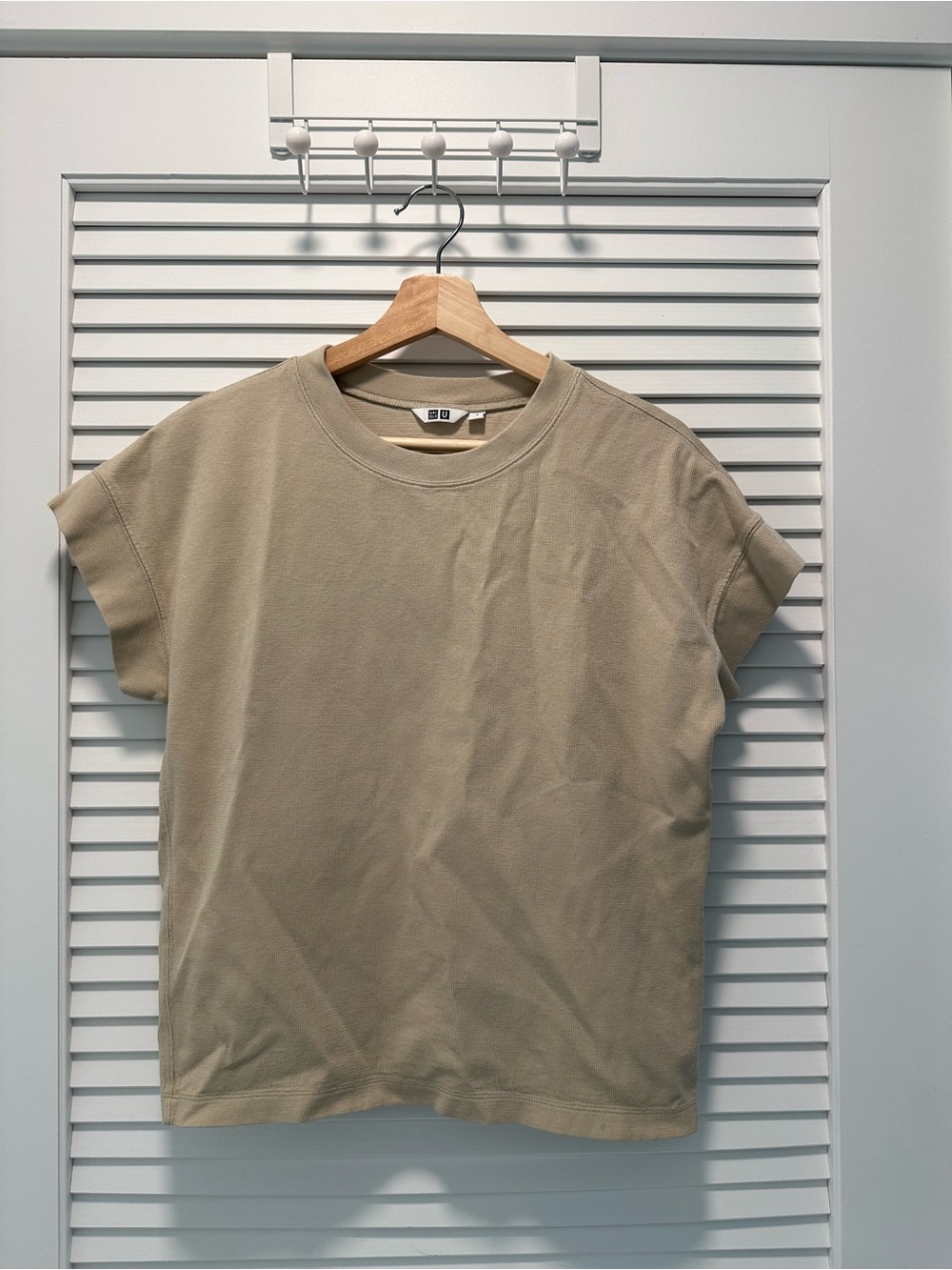 Uniqlo Women Short Sleeve Crew Tee in Light Khaki